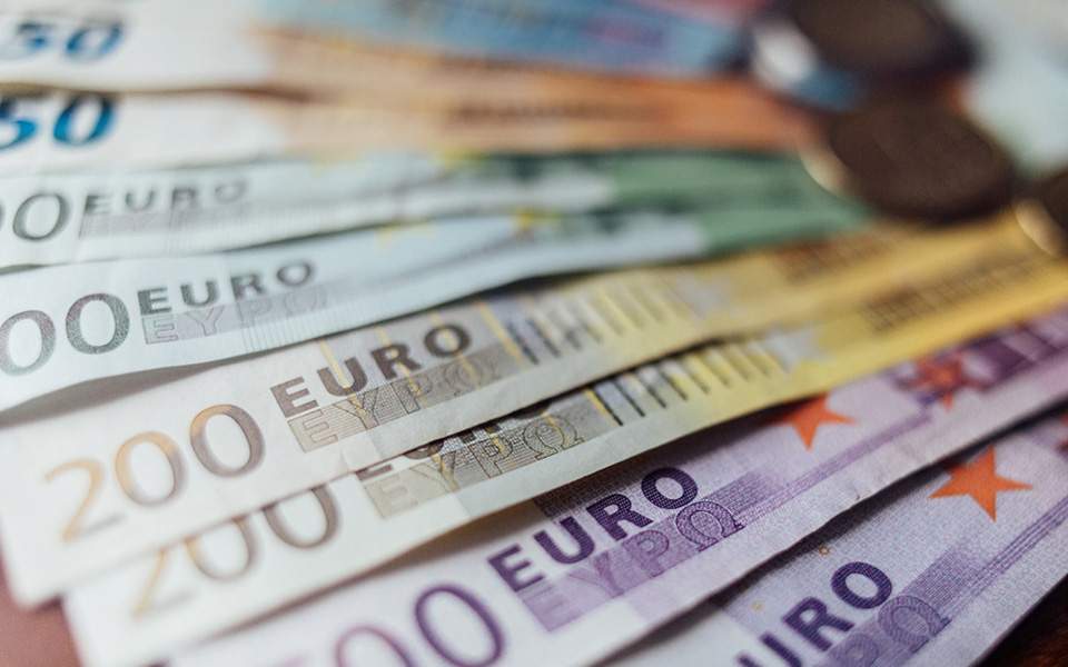 Επιστρεπτέα προκαταβολή: Πώς θα λάβουν επαγγελματίες 1.000 ή 2.000 ευρώ