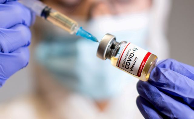 Πώς εξελίσσεται η υγεία της νοσηλεύτριας μετά τον εμβολιασμό